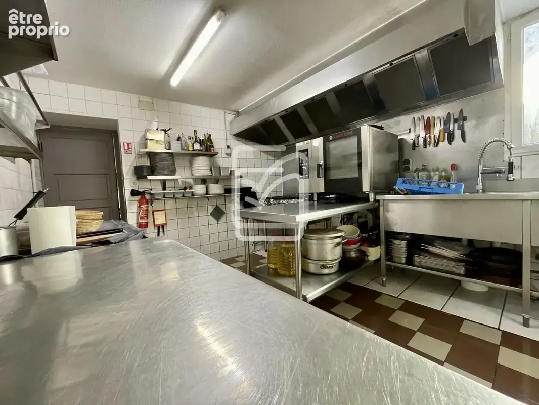 Ensemble immobilier et commercial - hotel restaurant et maison de ville - photo 4