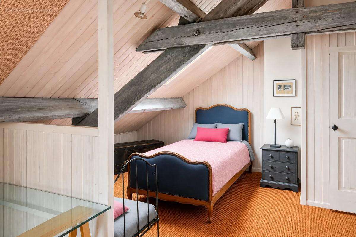 Charmante maison en meulière de 6 pièces avec jardin arboré - photo 10