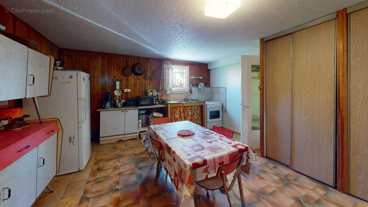 Maison à SERRE-LES-SAPINS