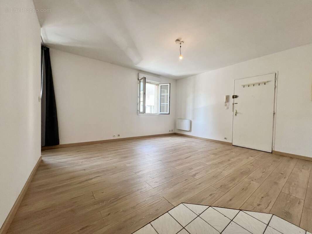 Appartement à CRECY-LA-CHAPELLE