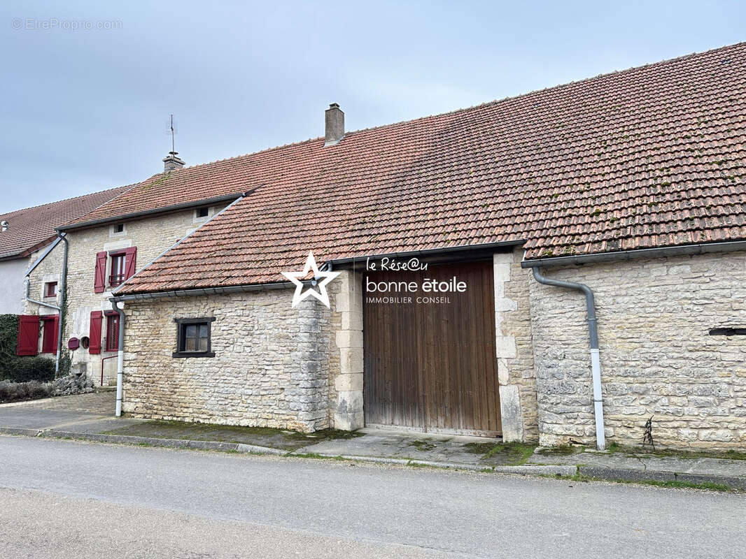 Maison à SEMOUTIERS-MONTSAON