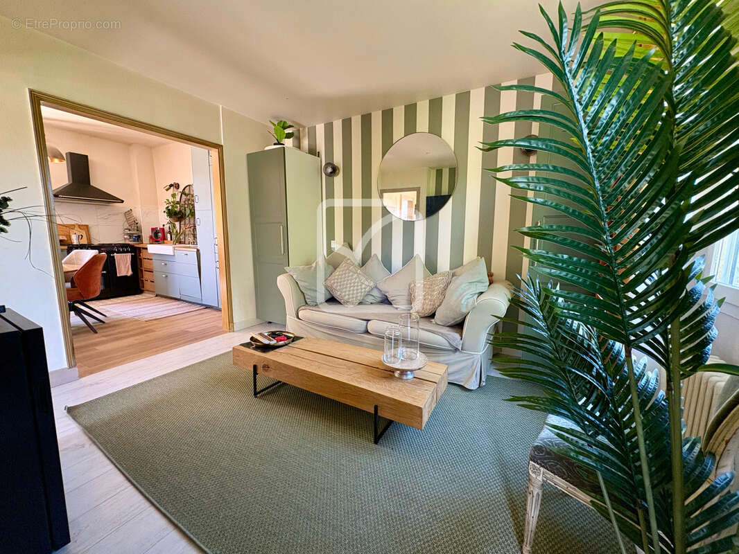 Maison à TERRASSON-LAVILLEDIEU