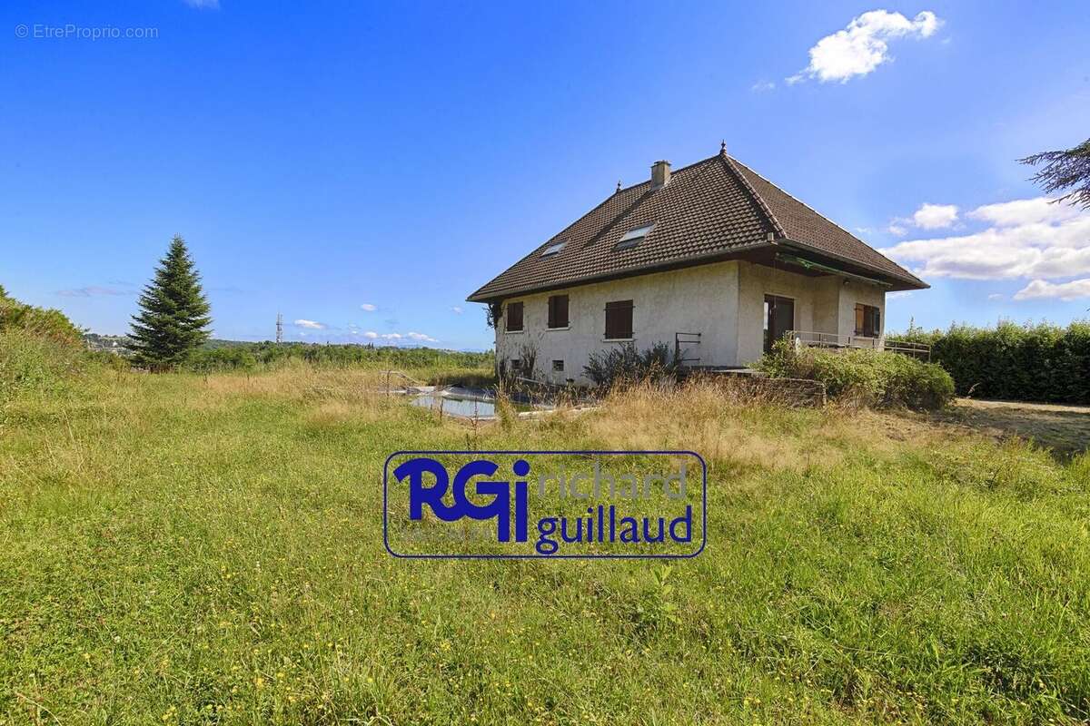 Maison à LA TOUR-DU-PIN