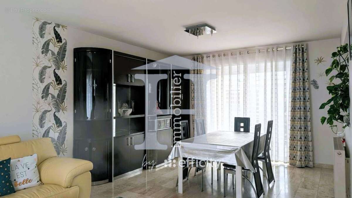 Maison à COURRIERES