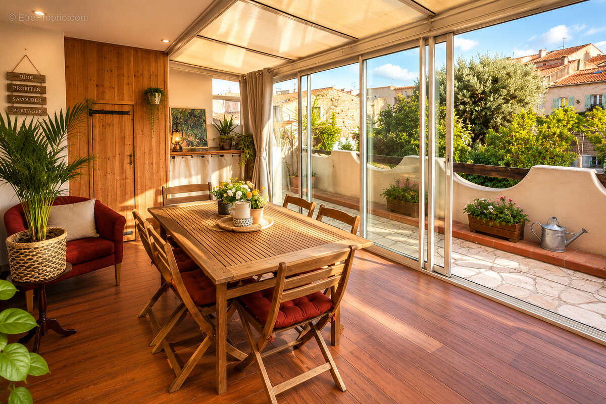 Appartement à OLLIOULES