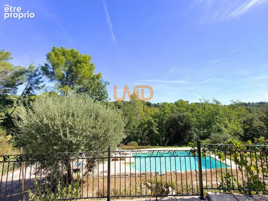Flayosc – Maison de plain-pied avec piscine, vue dégagée - photo 23