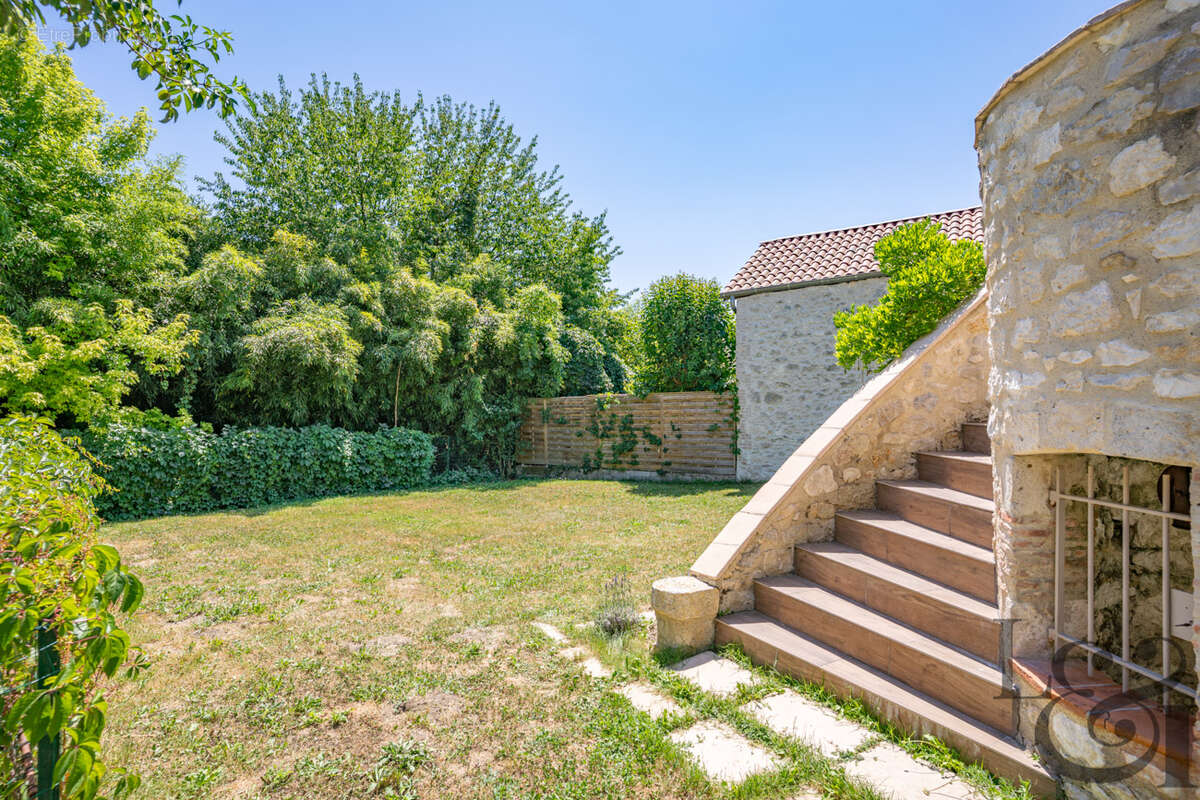 Maison en pierre à vendre à Dausse - photo 4