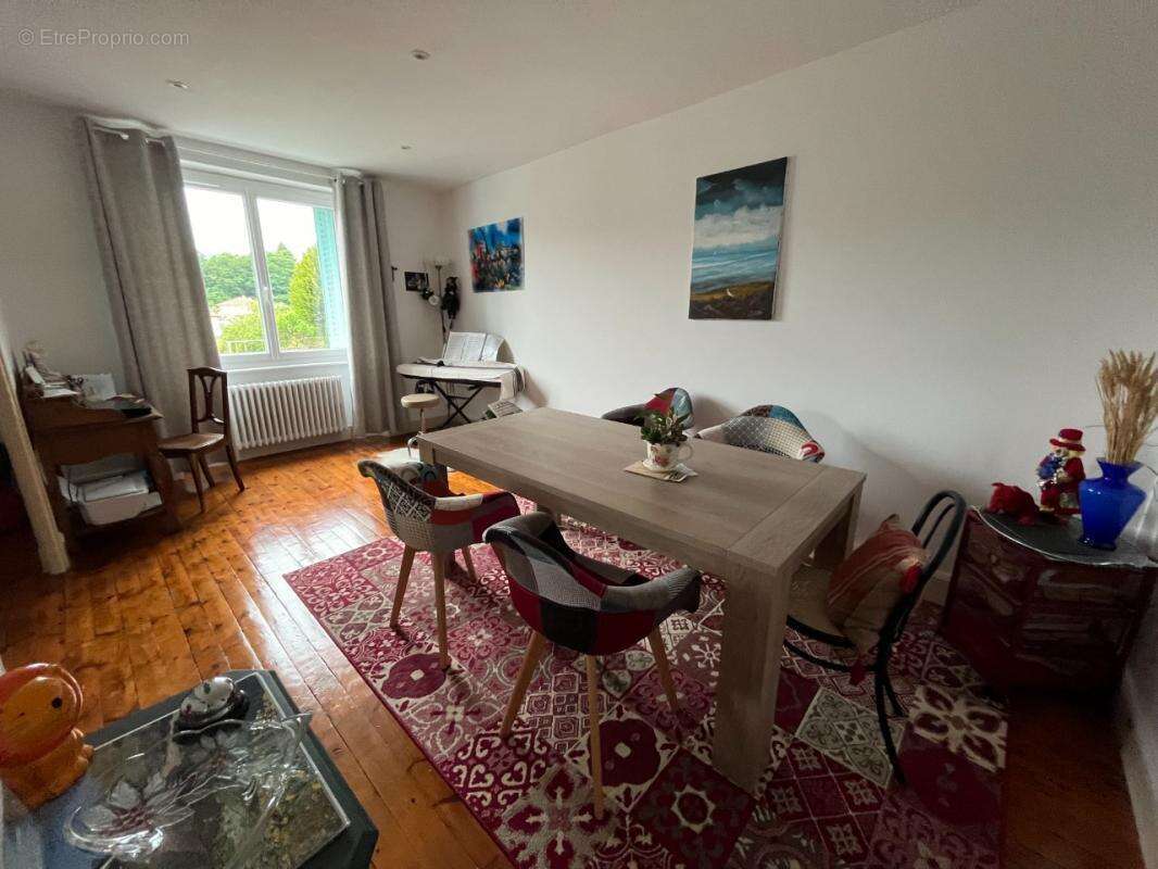 Maison à NOIRETABLE