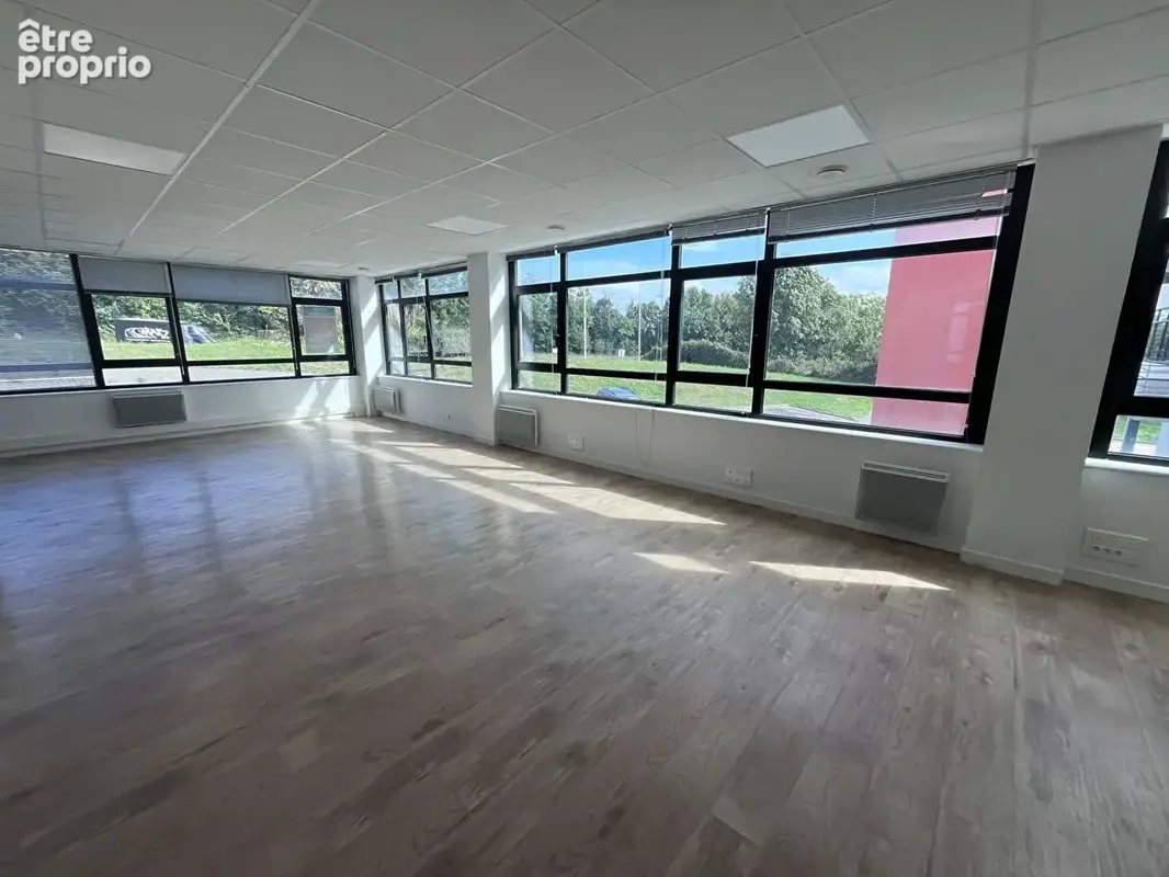A vendre - guipavas kergaradec - plateau de bureaux de 317 m2 - photo 8