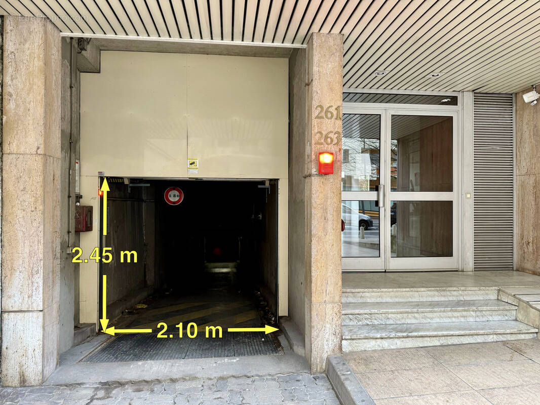 Parking à PARIS-12E