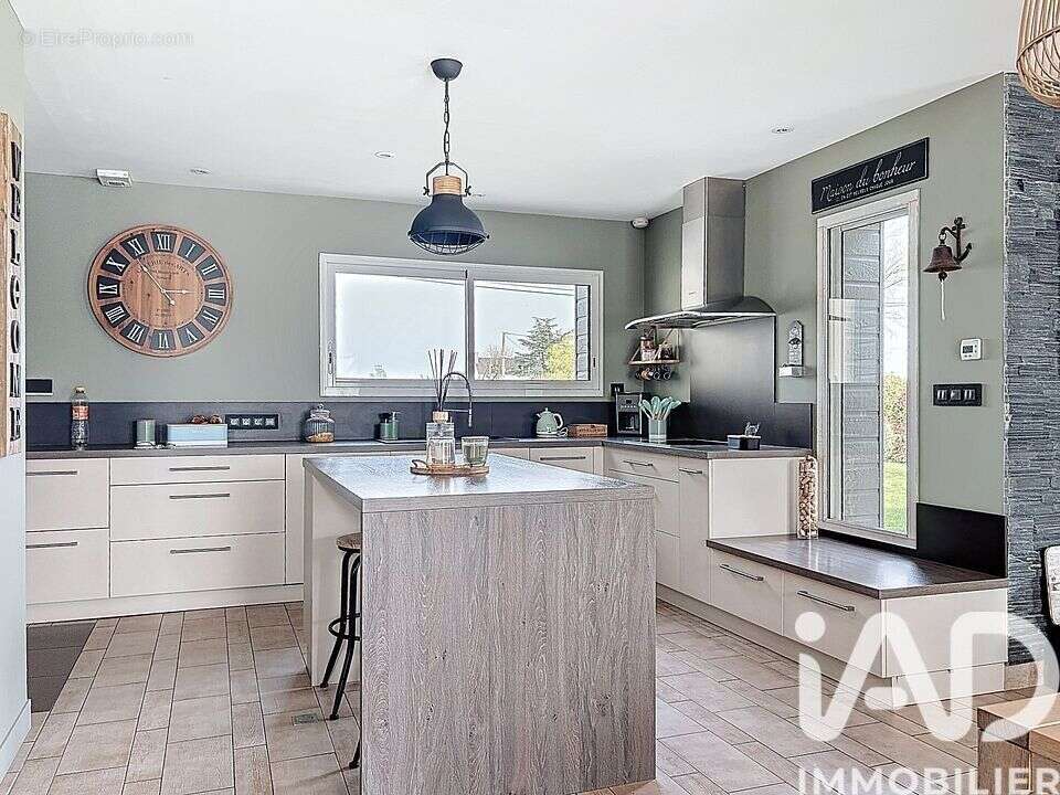 Maison 134 m² à Champ-Sur-Layon  - photo 7