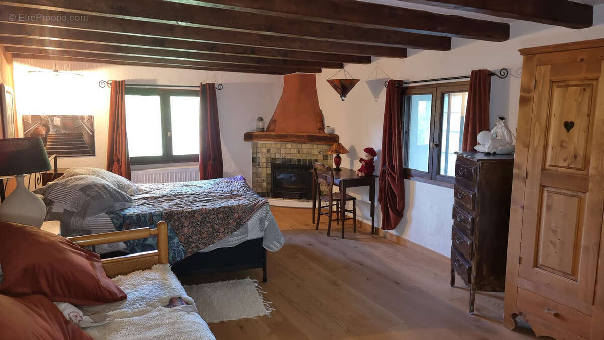 Maison à COISE-SAINT-JEAN-PIED-GAUTHIER