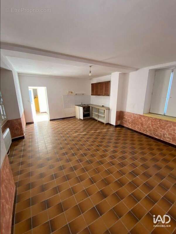 Maison 60 m² à Saint-Martin-Du-Bois  - photo 2