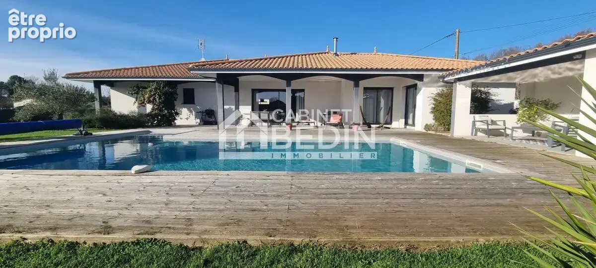 Maison 6 pièces 212 m² à vendre à Bourg (33710) - photo 1