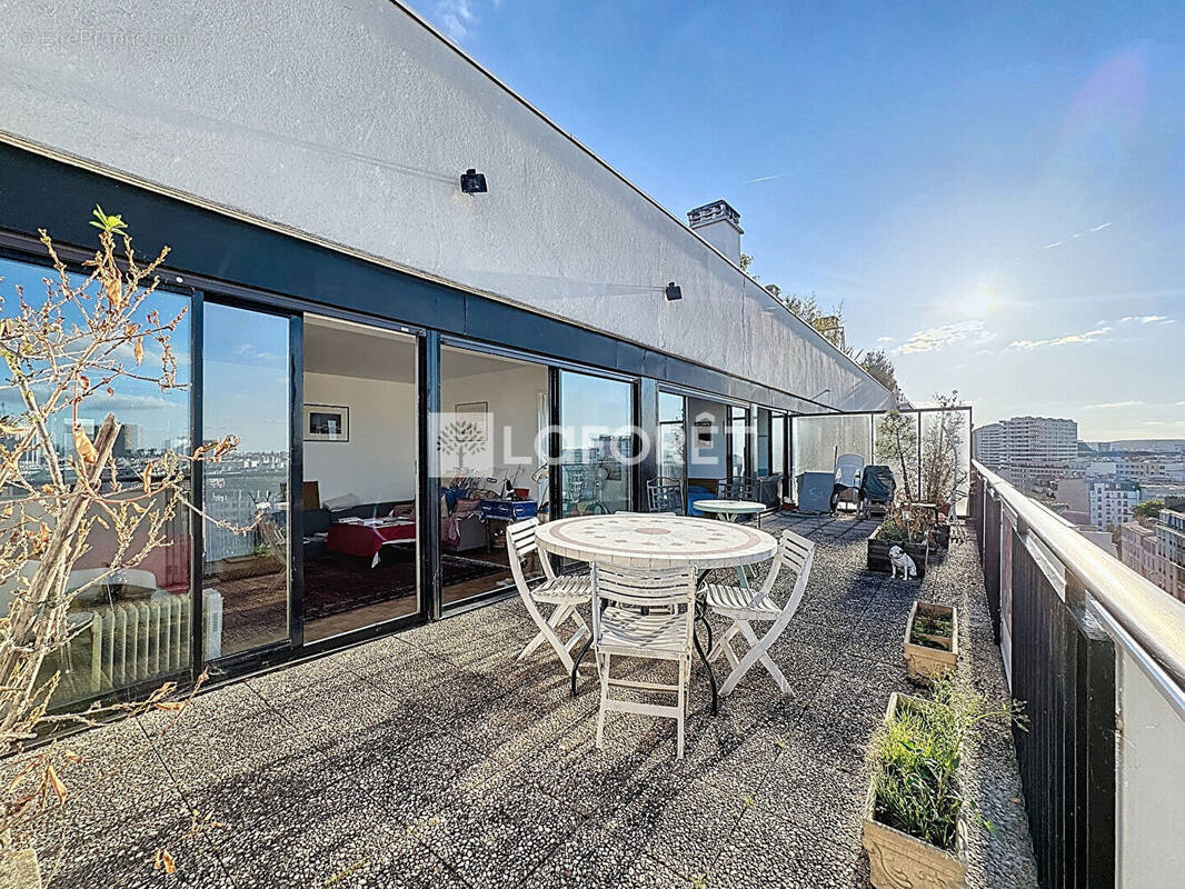 Appartement à PARIS-15E