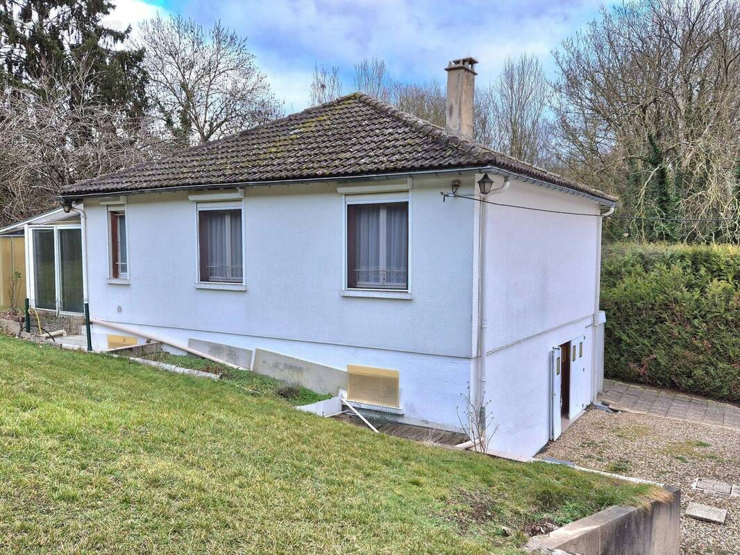 Photo 1 - Maison à AUFFREVILLE-BRASSEUIL