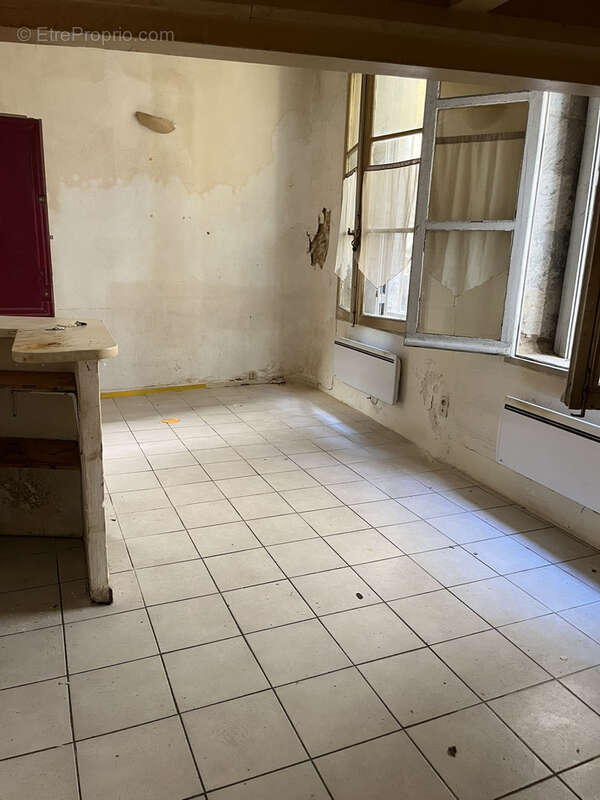 studio à rénover - photo 6