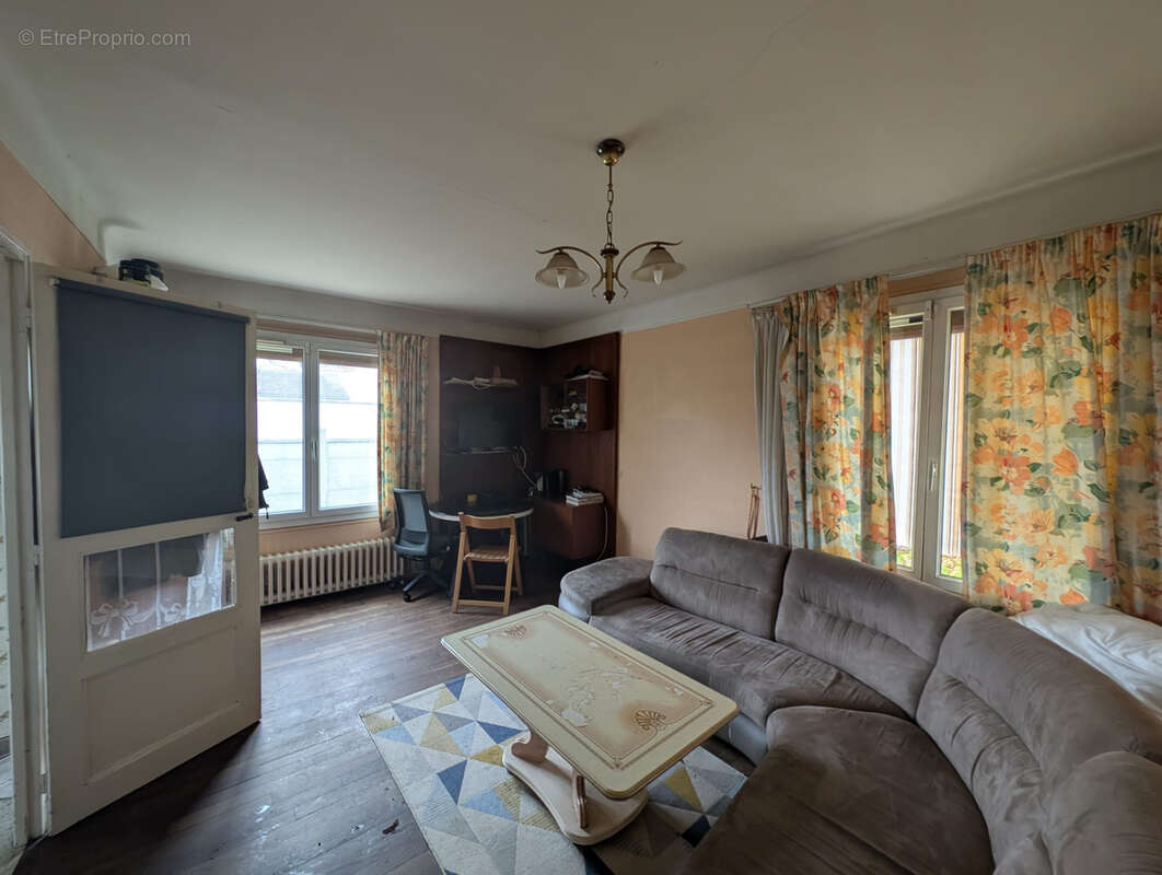 Appartement à CHILLY-MAZARIN