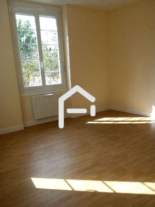 Appartement à JUILLAC