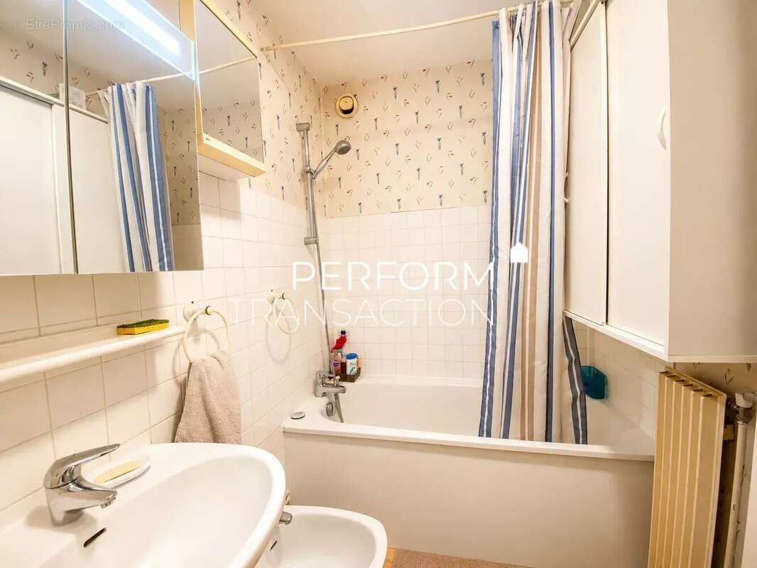 ÉCHIROLLES – T4 de 101 m² avec garage, balcon et vue panoramique sur les montagnes - photo 7
