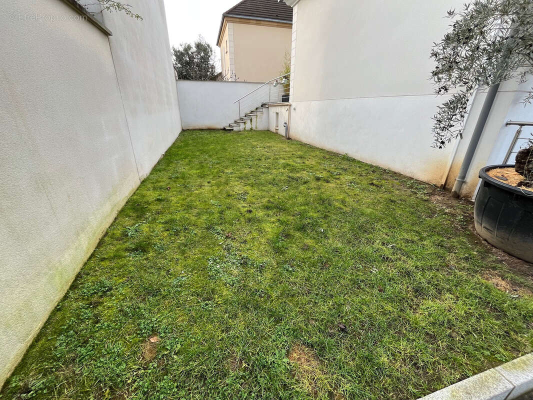 Maison à SARTROUVILLE