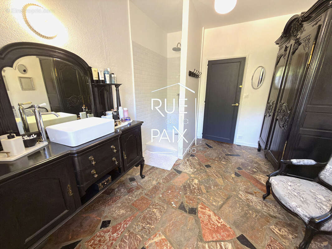 Propriété de charme entièrement rénovée avec gîte, piscine chauffée et parc paysager - photo 11