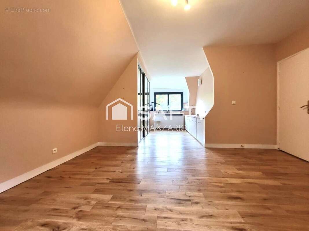 Photo 6 - Maison à LE MESNIL-LE-ROI