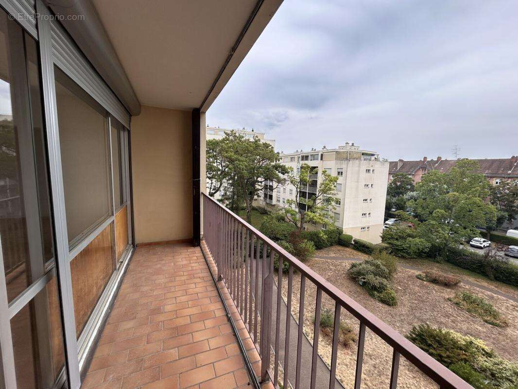 F5 de 92 m2 + 2 balcons au 4ème étage, avec un ascenseur neuf - photo 11