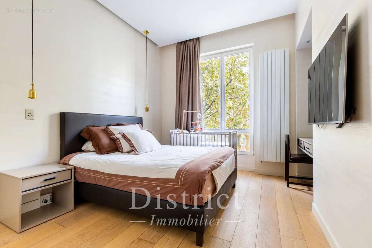 Appartement à PARIS-17E