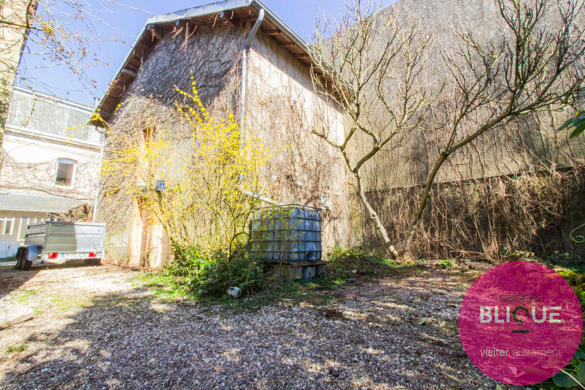 Maison à DOMEVRE-SUR-VEZOUZE