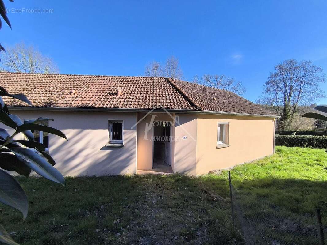 Maison à PONTAUMUR