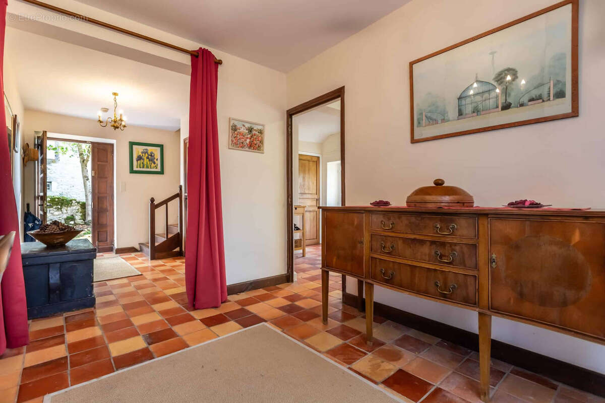 Country house with annexe, pool and land - photo 16