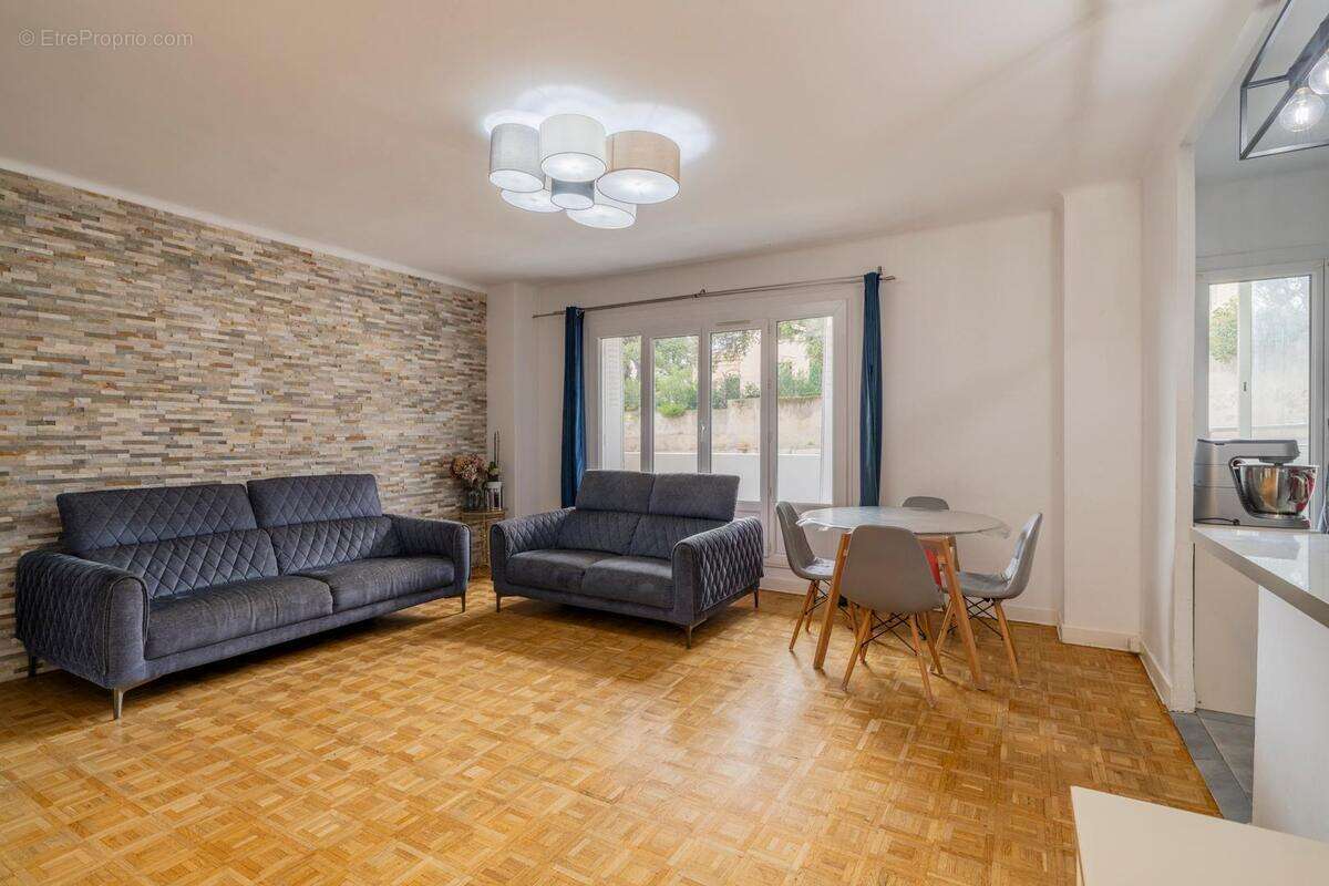 Appartement à MARSEILLE-8E