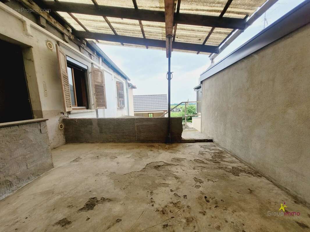 Maison 5 Pièces avec cour - photo 2