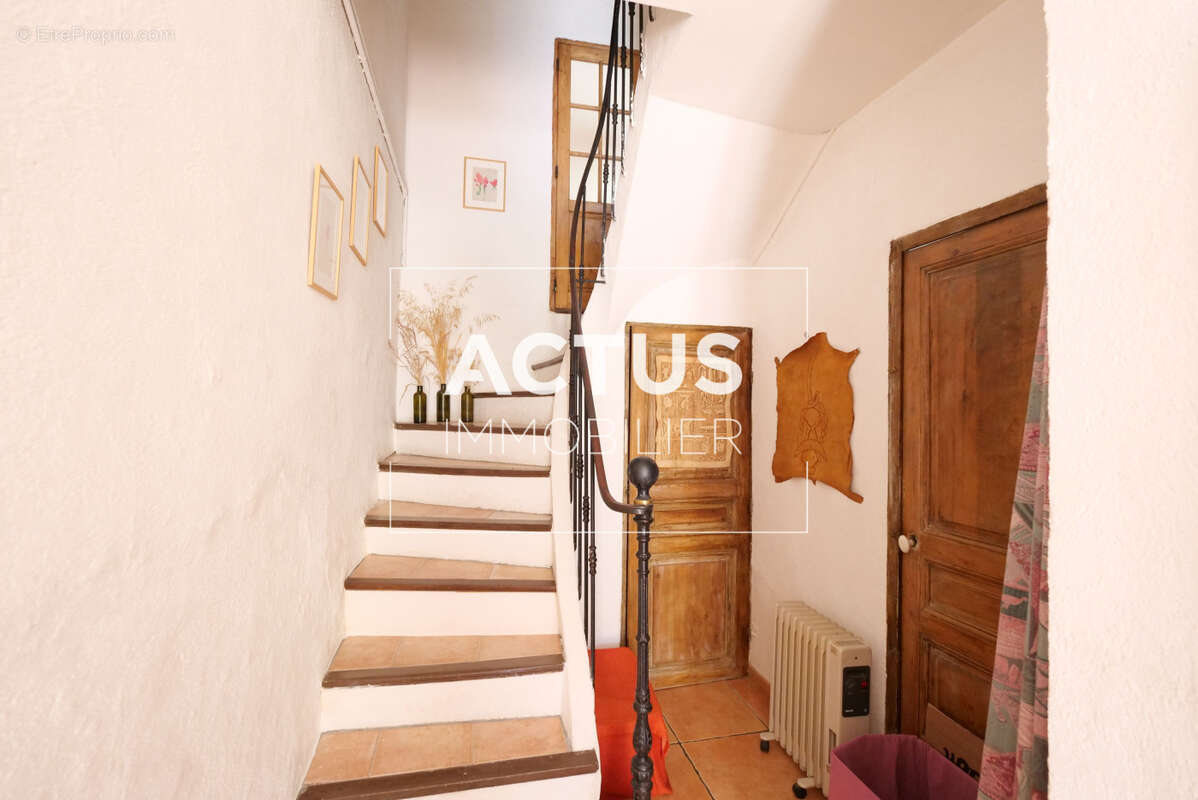 Maison 101 m² à Salon-De-Provence  - photo 7
