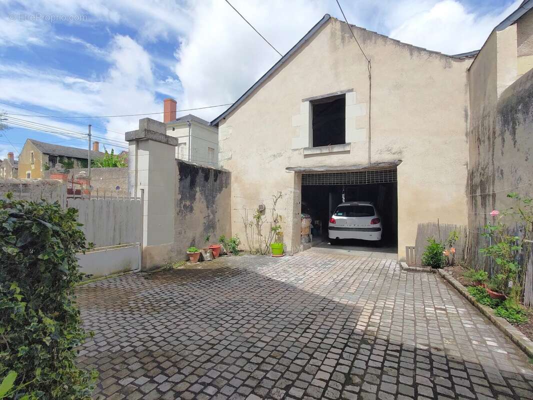 Maison à MONTREUIL-BELLAY