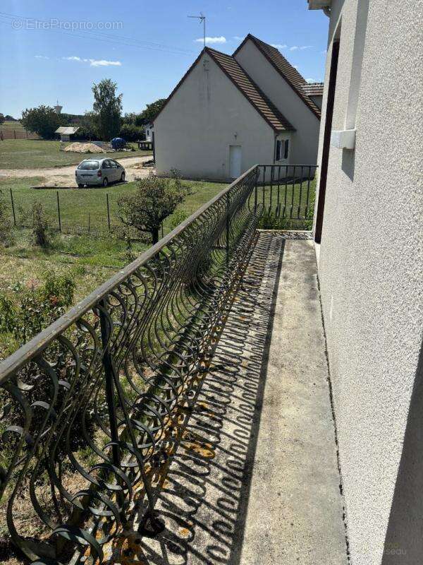 Maison à TOURNON-SAINT-MARTIN