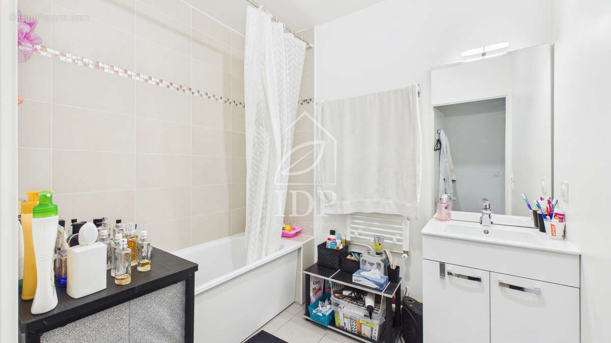 Appartement à SAINT-PIERRE-DU-PERRAY