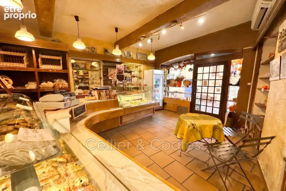Commerce 220 m² à vendre à Le Lavandou (83980) - photo 2
