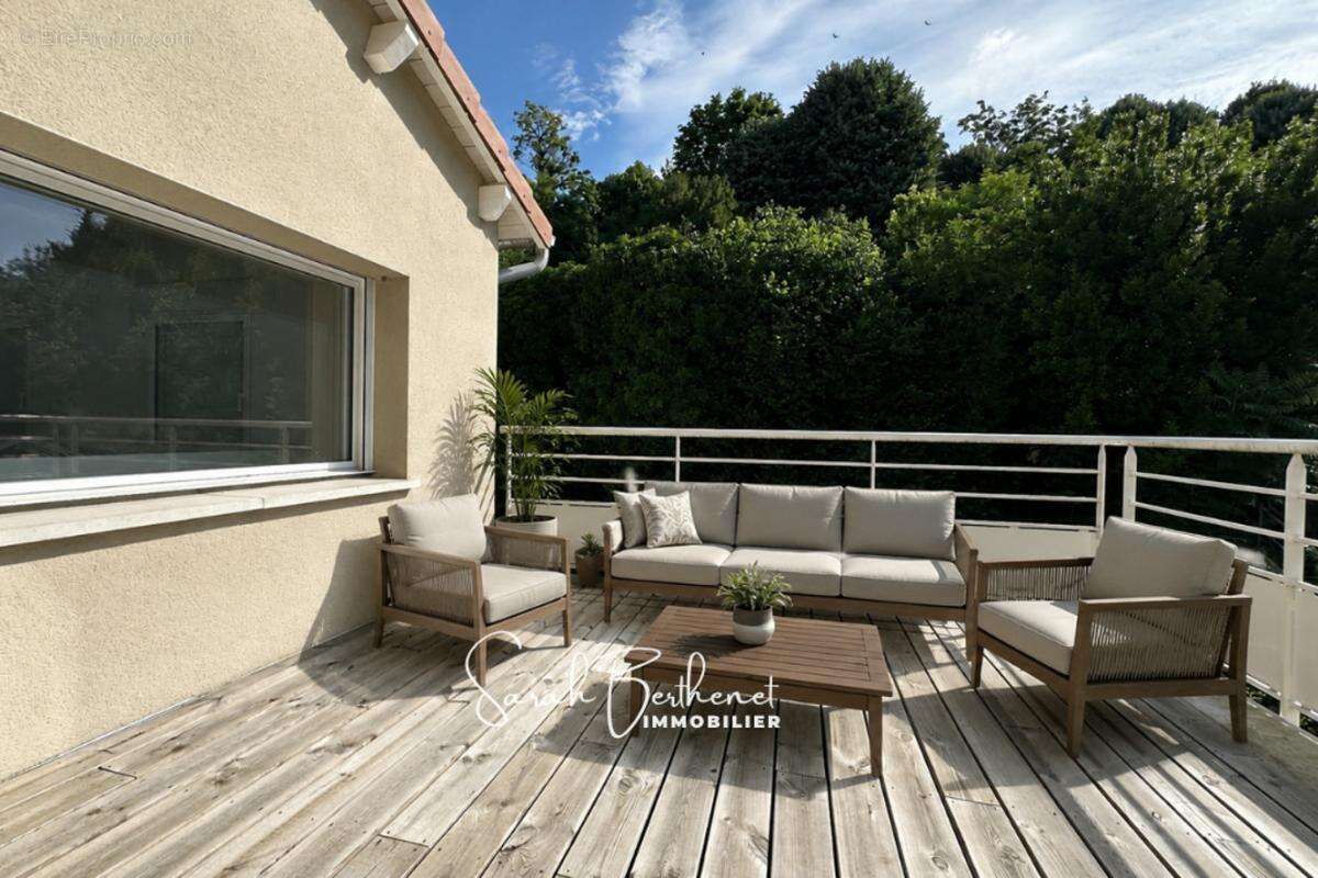 Appartement à CHAMPAGNE-AU-MONT-D'OR