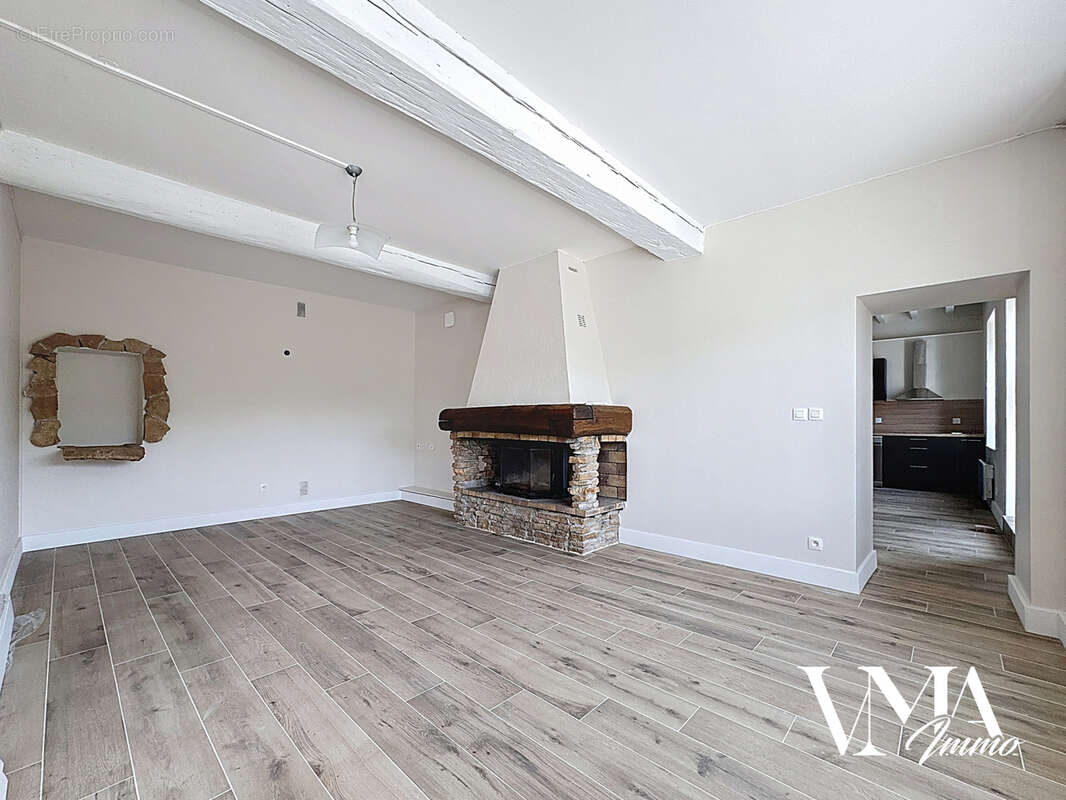 Appartement à LENTILLY