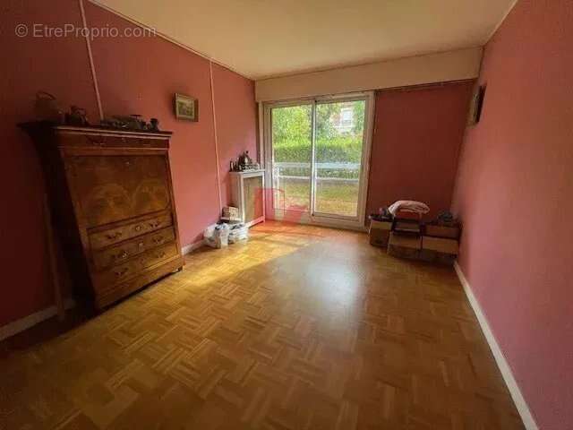 Appartement à ISSY-LES-MOULINEAUX