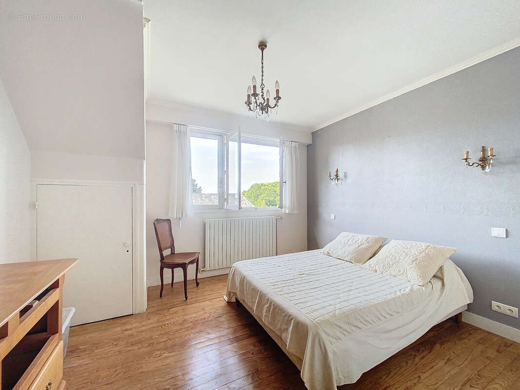 Maison à DONVILLE-LES-BAINS