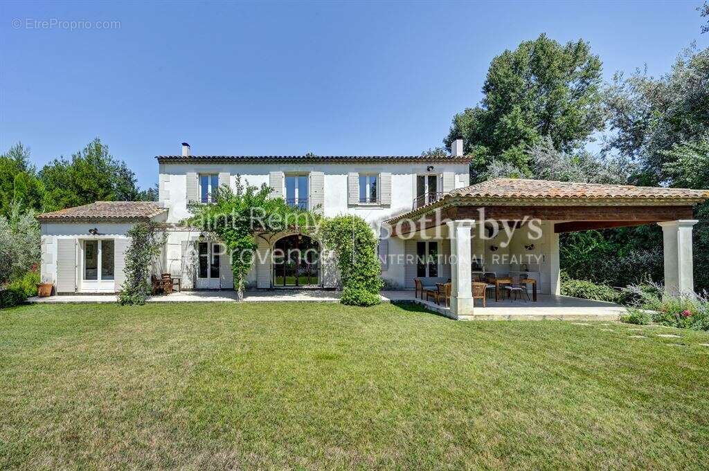 Belle propriété à acquérir à Saint Rémy de Provence, proche du centre - photo 2