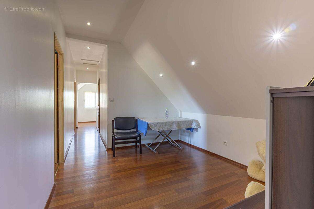 Maison Romorantin Lanthenay 6 pièce(s) 127 m2 - photo 10