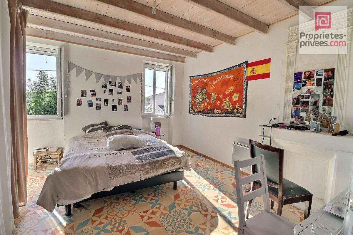 Maison à SAINT-JUST-LUZAC