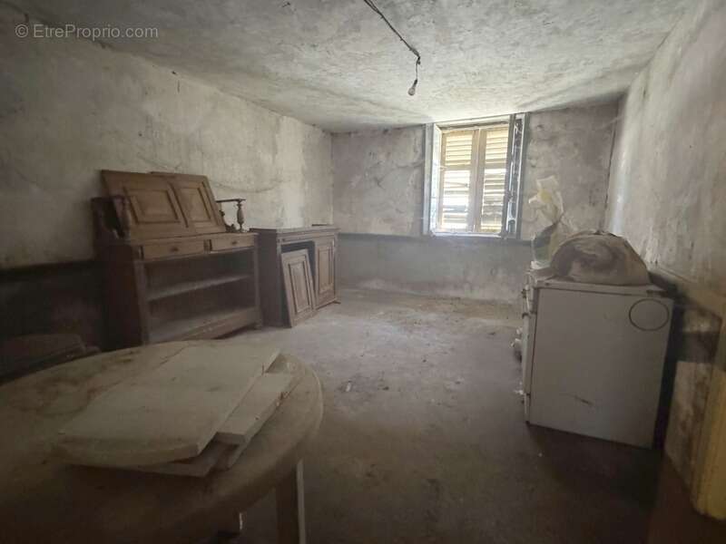 Maison à SAINT-BOINGT