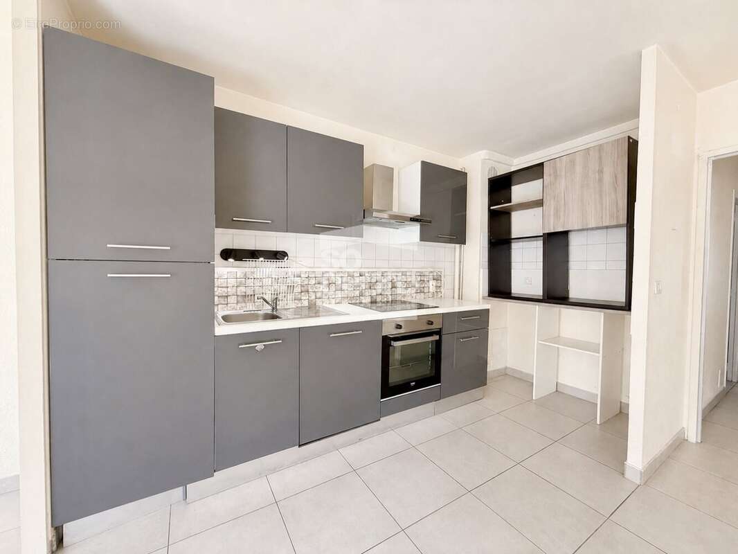 Réf : 2306 : Vente Grand Appartement 2 Pièces, secteur Centre Port au Cap d'Agde ! - photo 4