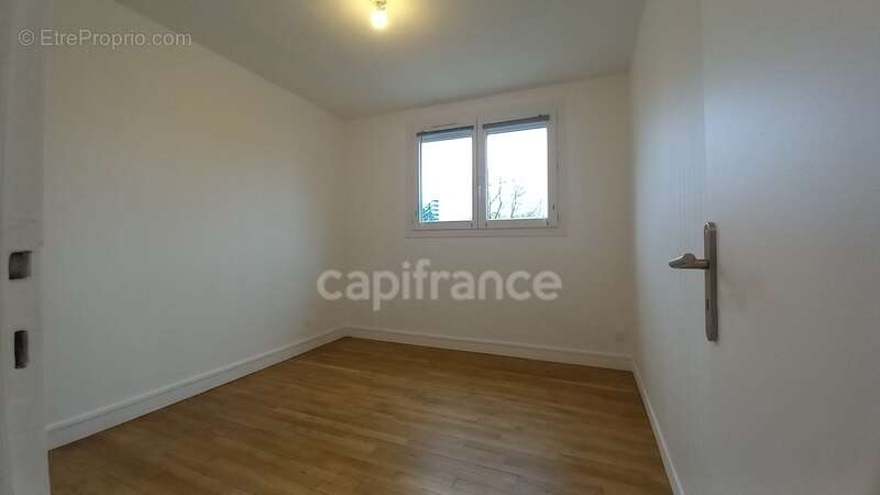 Dpt Vienne (86), à vendre POITIERS appartement T3 de 100 m² + garage + parking - photo 5