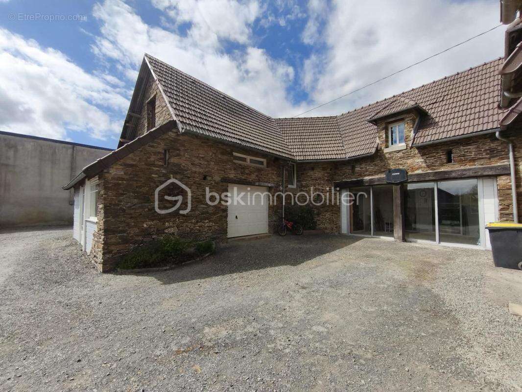 Maison à LA BARRE-DE-SEMILLY